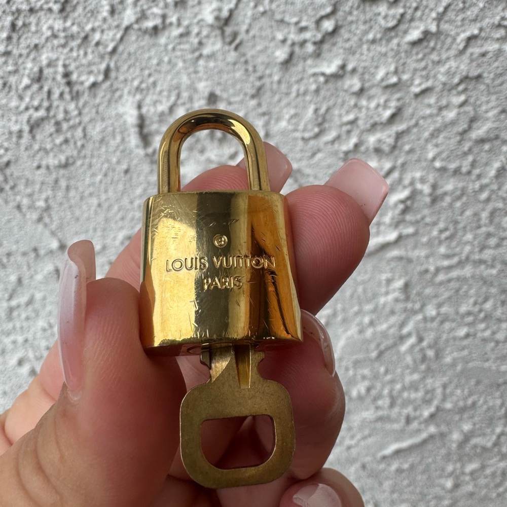 Louis Vuitton Gold Lock & Key Charm #441 - Picture 6 of 6